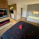 Le Temple - Love Room au coeur des remparts